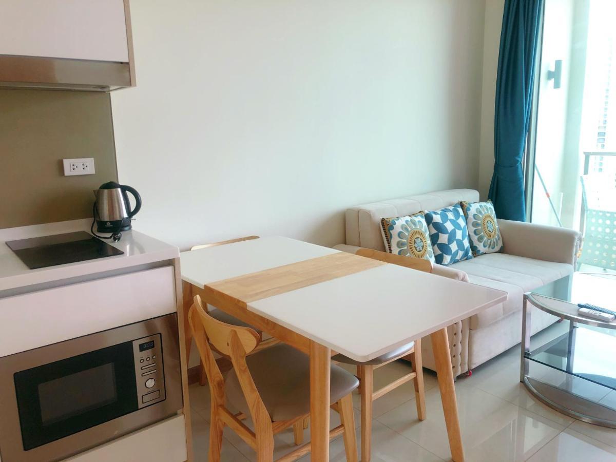 Riviera Jomtien By Daisy Pattaya 2 Apartment Luaran gambar