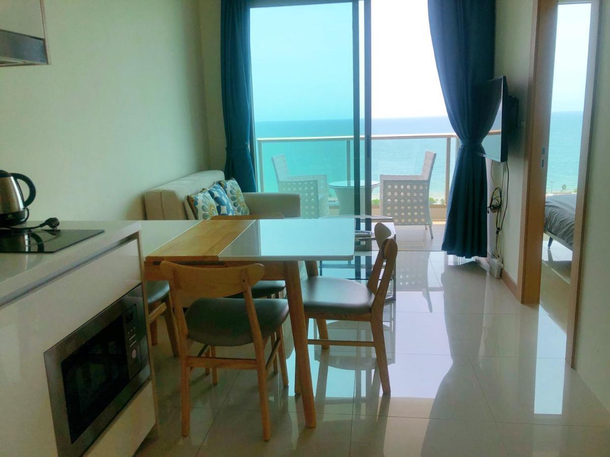Riviera Jomtien By Daisy Pattaya 2 Apartment Luaran gambar