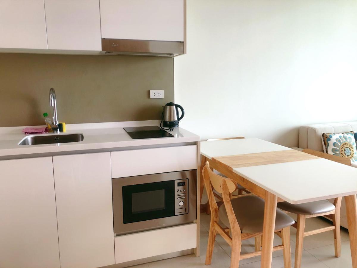 Riviera Jomtien By Daisy Pattaya 2 Apartment Luaran gambar