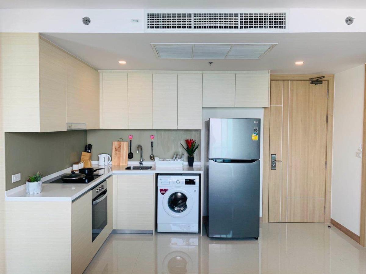 Riviera Jomtien By Daisy Pattaya 2 Apartment Luaran gambar