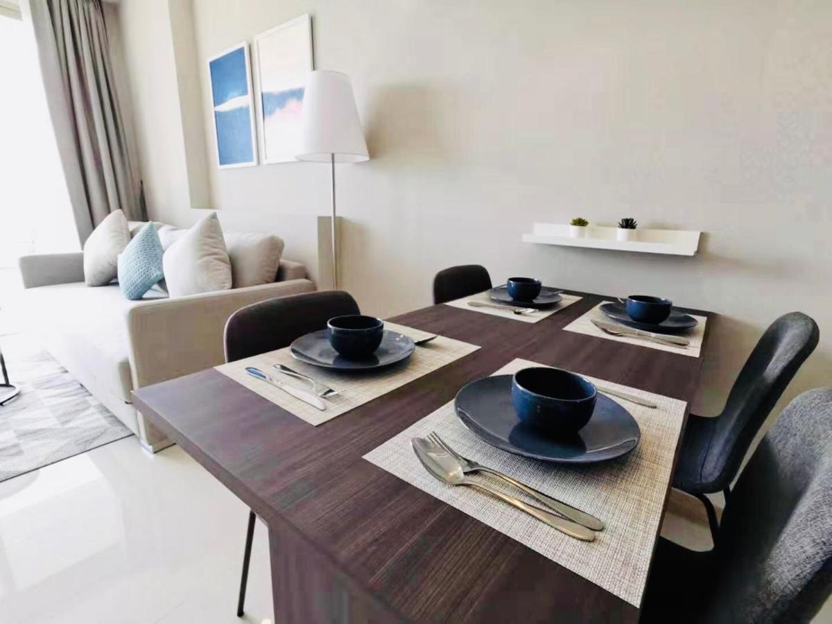 Riviera Jomtien By Daisy Pattaya 2 Apartment Luaran gambar