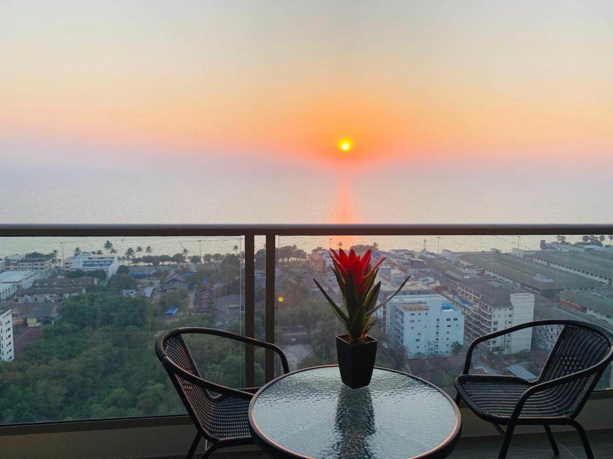 Riviera Jomtien By Daisy Pattaya 2 Apartment Luaran gambar