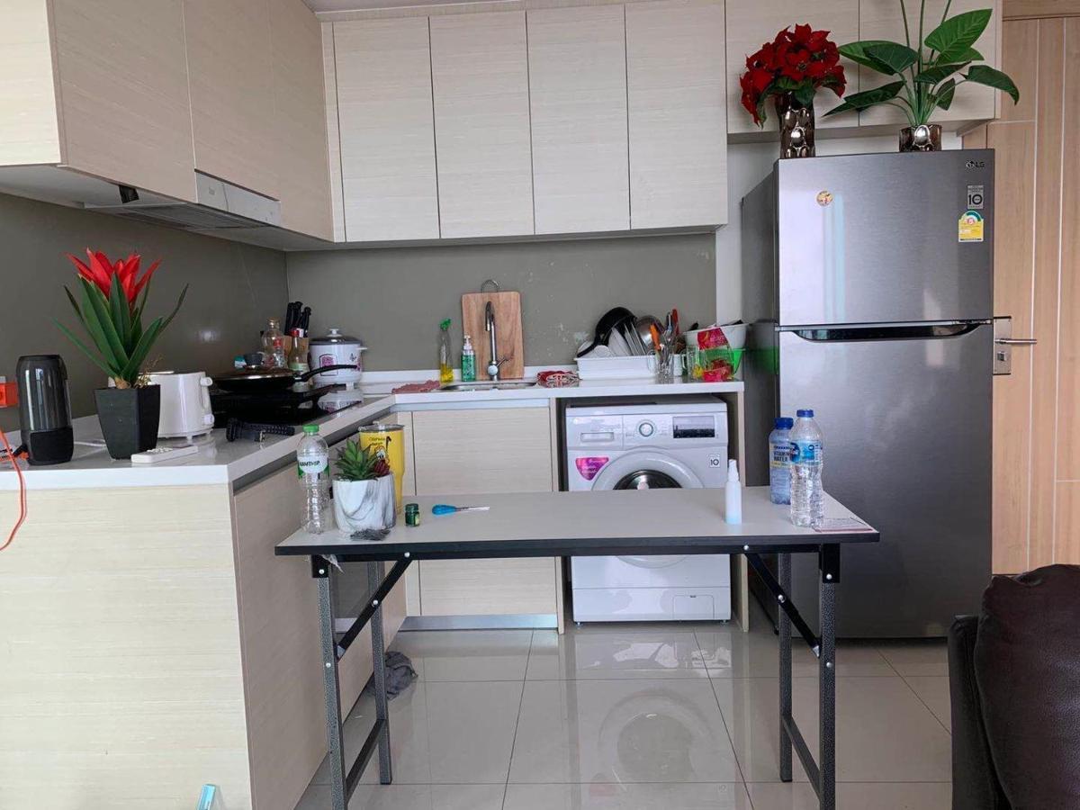 Riviera Jomtien By Daisy Pattaya 2 Apartment Luaran gambar