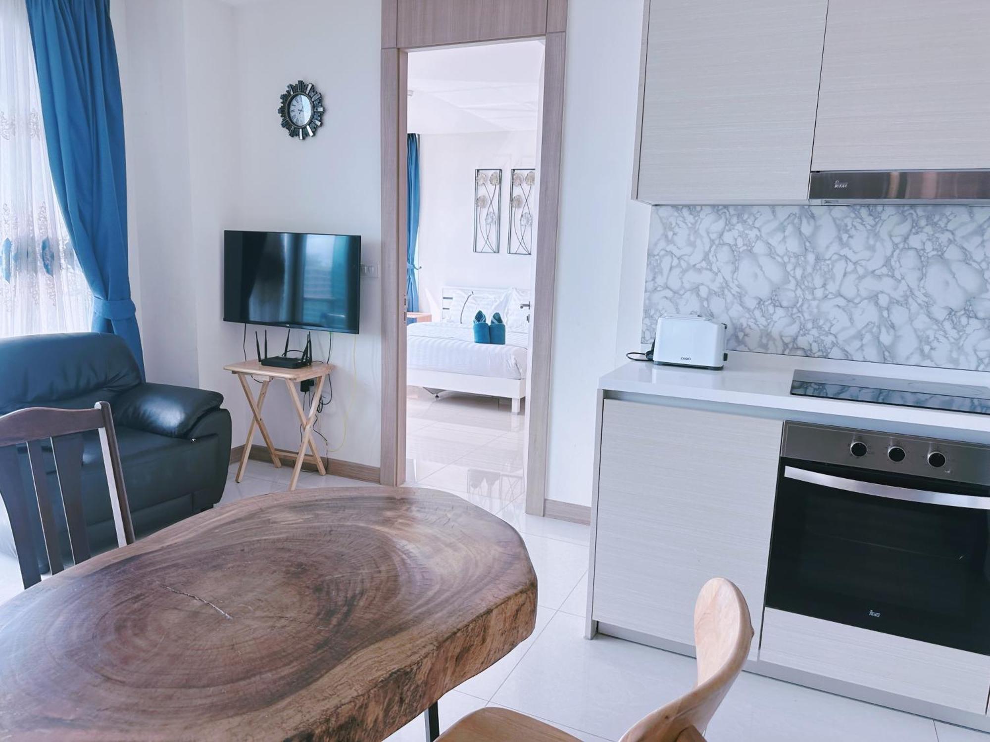 Riviera Jomtien By Daisy Pattaya 2 Apartment Luaran gambar